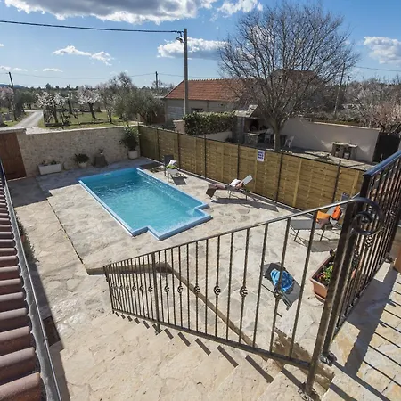 Tatil Evi Near Vrana And Adriatic Sea