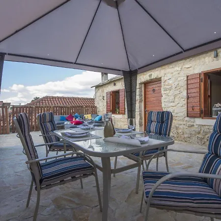 Cozy In Opot With Private Pool *